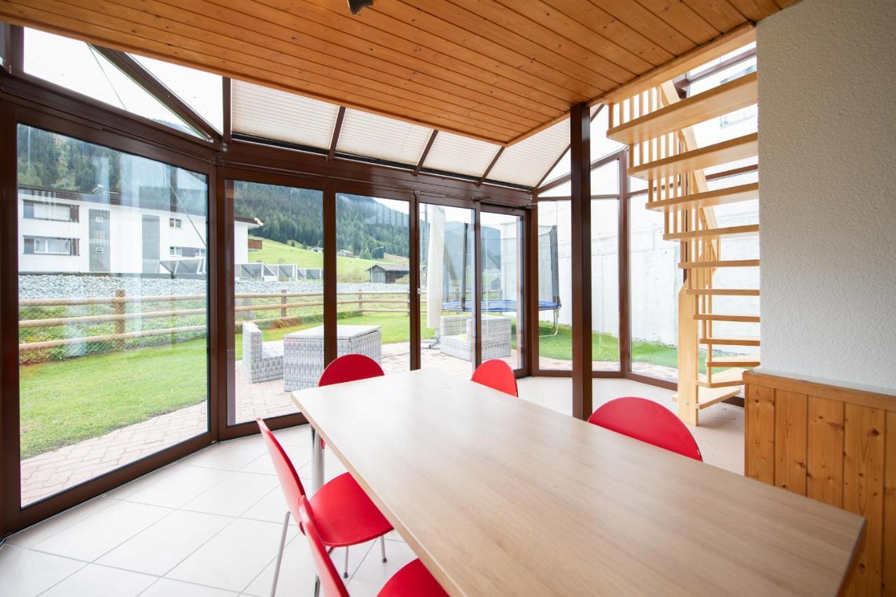 Agrimonia - 5,5-Zi Duplex Wohnung Bis 9 Personen Mit Eigenem Garten Davos Zewnętrze zdjęcie